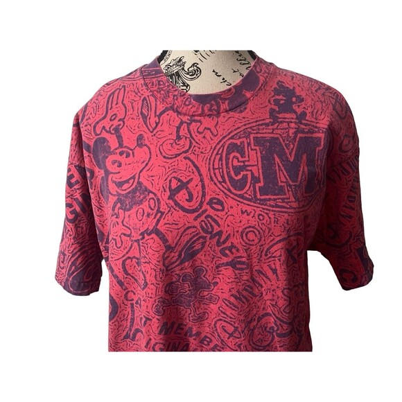 Vintage Disney Cast Member Original Red T Shirt Size Large CMO RARE - Picture 4 of 16